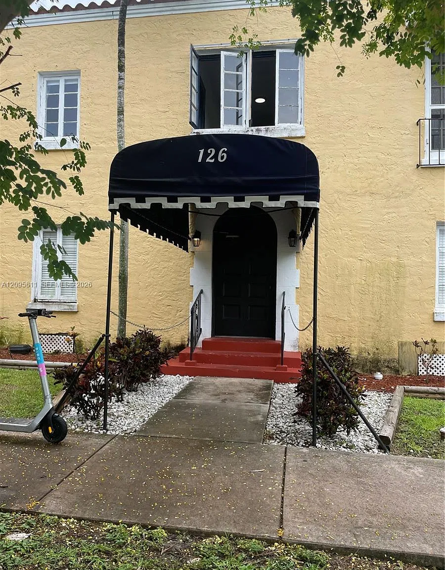 Mendoza Condo — Photo 1