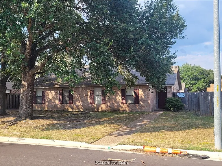 2515 Hickory Dr — Photo 15