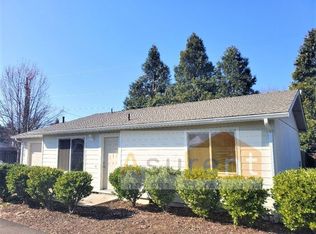 2719 E McAndrews Rd, Medford, OR 97504