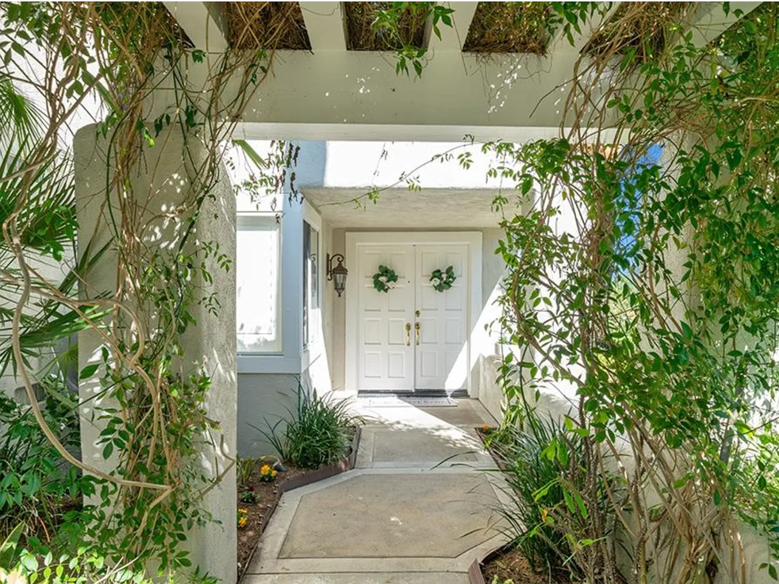3 bed, 2069 sqft, $8,800 — Photo 2