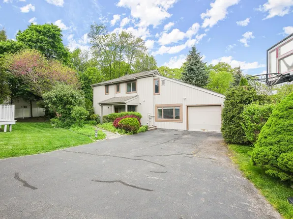 358 Loveland Rd, Stamford, CT 06905