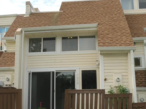 1059 Norwood Ct, Sterling, VA 20164