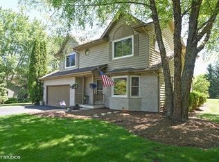 8816 Galleria Ct, Spring Grove, IL 60081