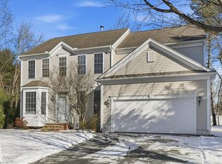 14 Amberville Rd, North Andover, MA 01845