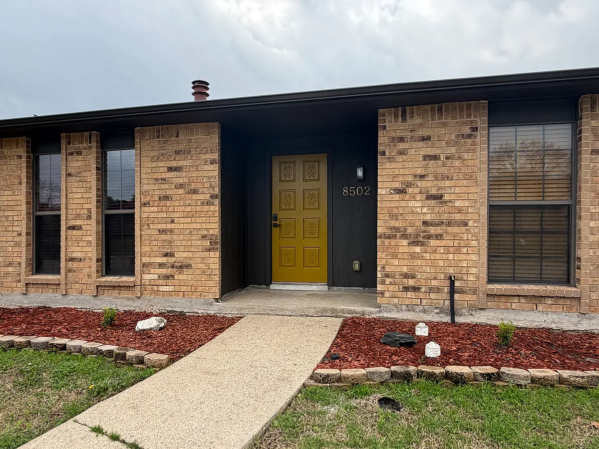 Front of the house - 8502 Woodside Rd