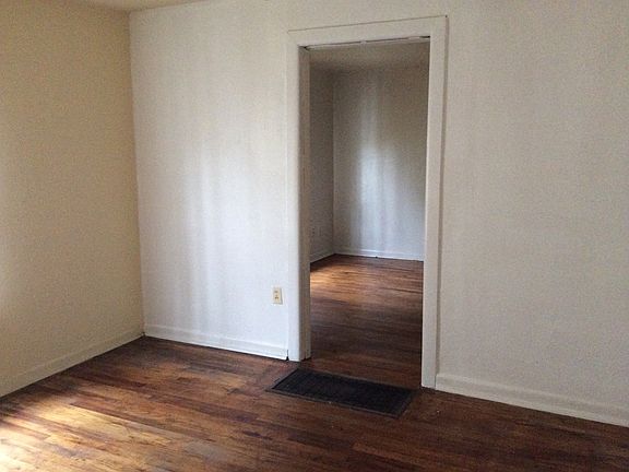 5th image of 858 N Orchard Knob Ave