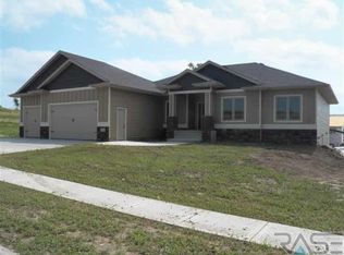 705 S Torrey Pine Ln, Sioux Falls, SD 57110