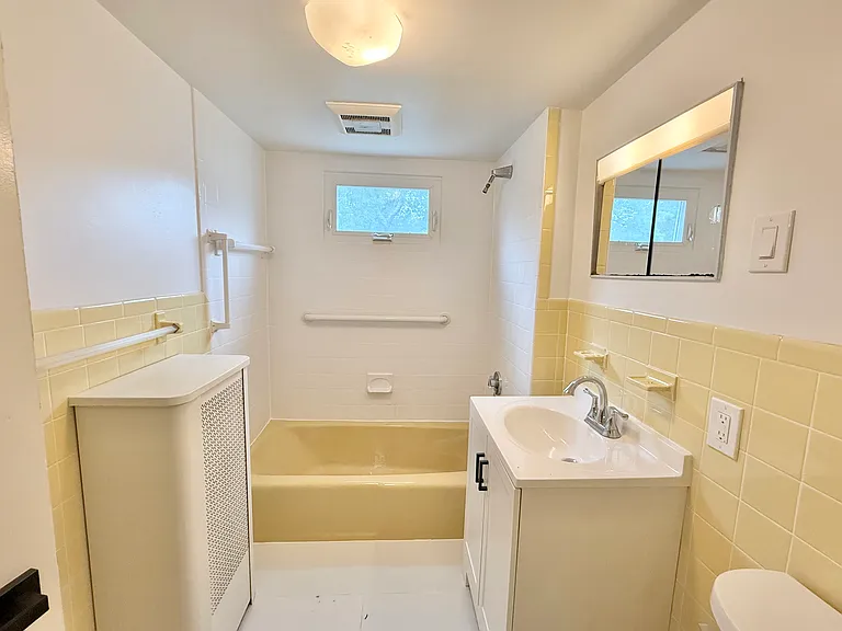 203 Maplewood St #2 — Photo 17