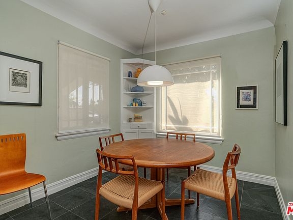 4th image of 715 Warren Ln