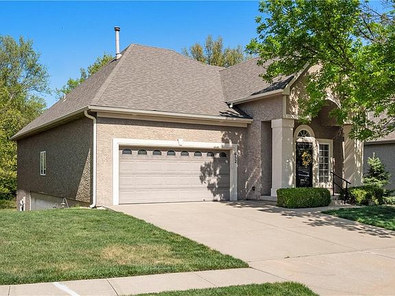 2nd image of 652 Rosewood Ct