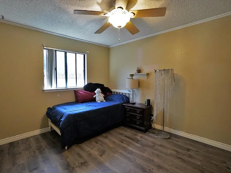 5823 E Washington Ave — Photo 40