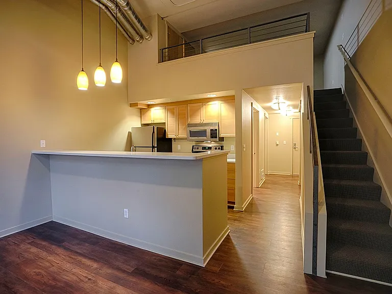 Saxe Apartments — Photo 32