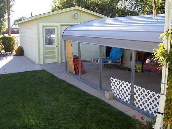 Carport/Garage