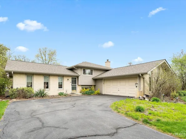 11S442 Walter Ln, Naperville, IL 60564