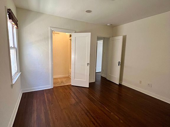 3rd image of 1152 N Sycamore Ave #A