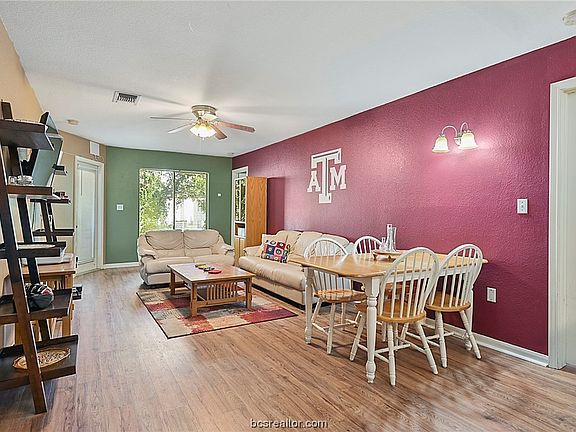3rd image of 529 Parkway #202