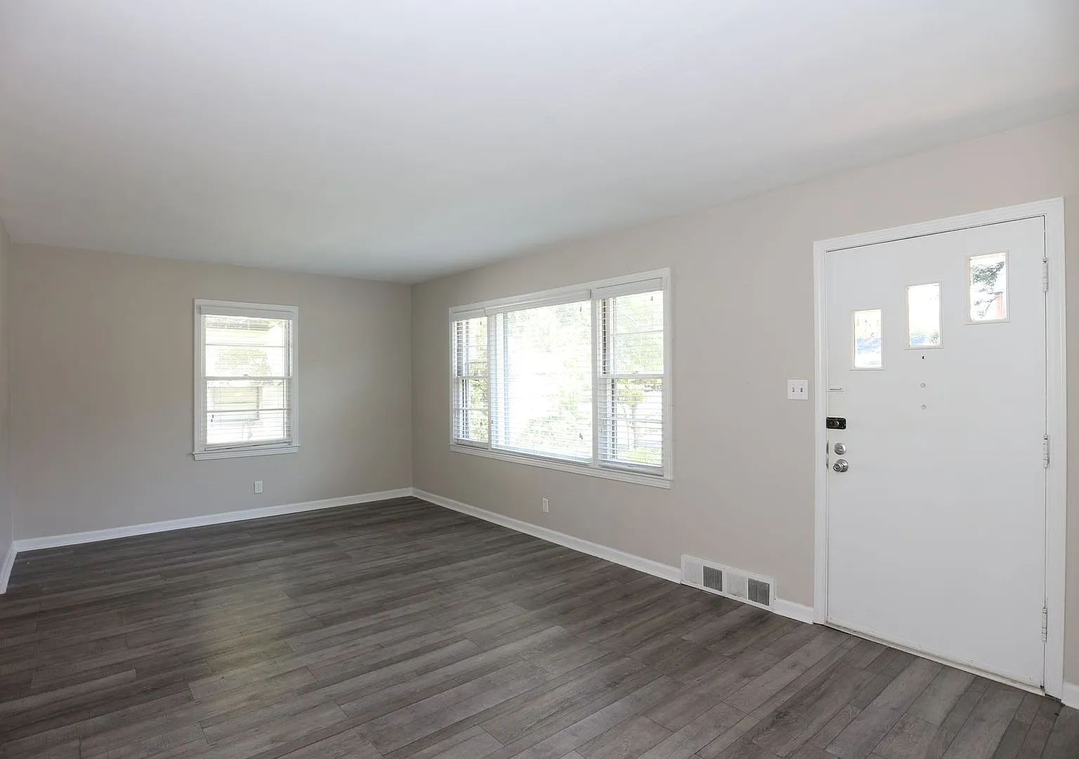 Spacious Broad Ripple 2 Bedroom Home! — Photo 2