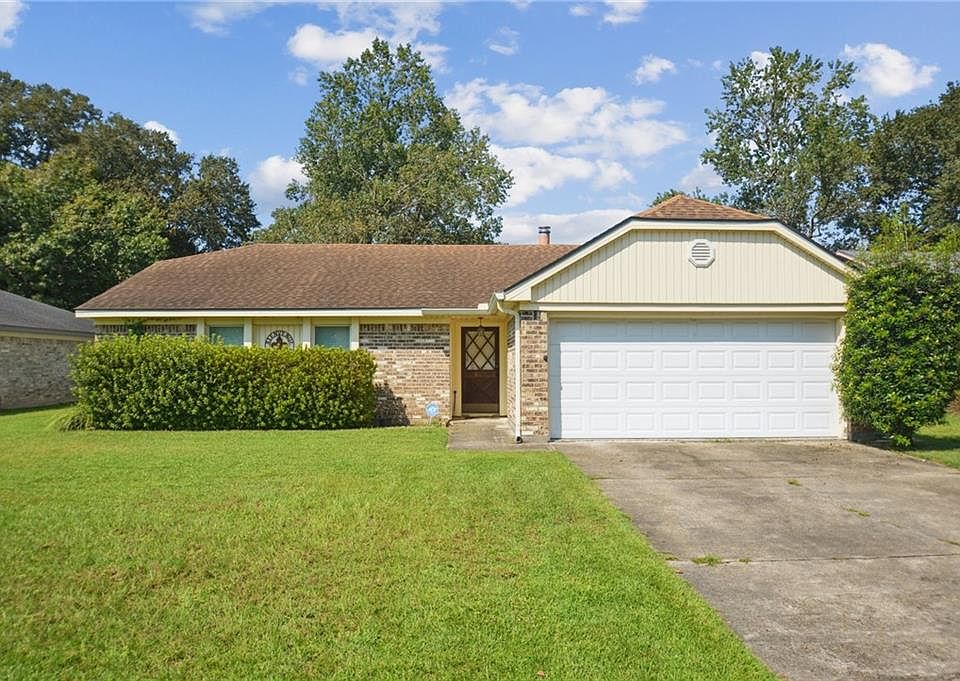 1st image of 807 N Lake Verret Ct