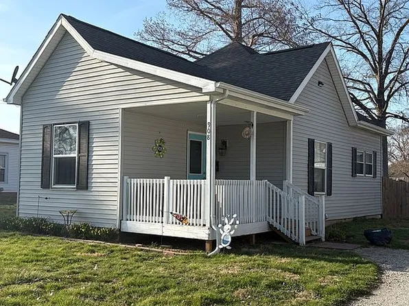 908 W Adams St, Auburn, IL 62615