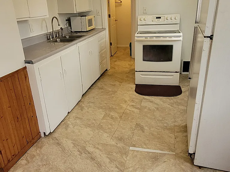 312 Burr St — Photo 4