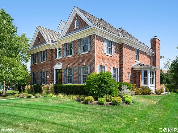 2nd image of 1699 Saratoga Ln