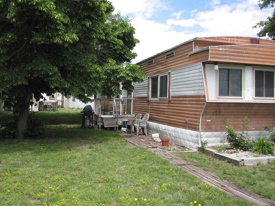 1st image of 1905 W 13th St