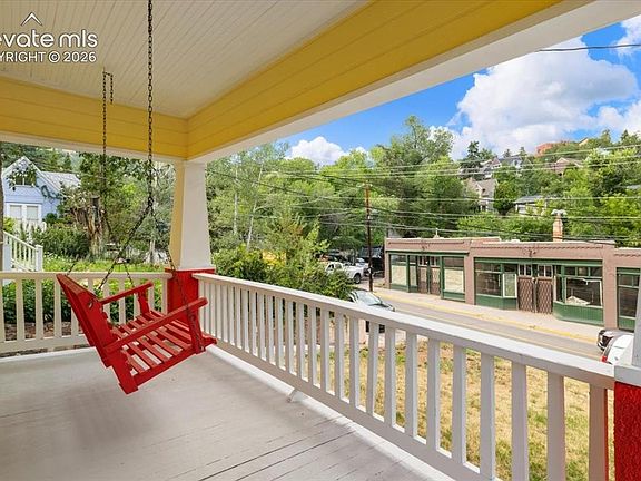 3rd image of 129 Ruxton Ave