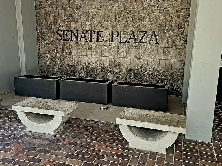 1520 Senate St #48 — Photo 1