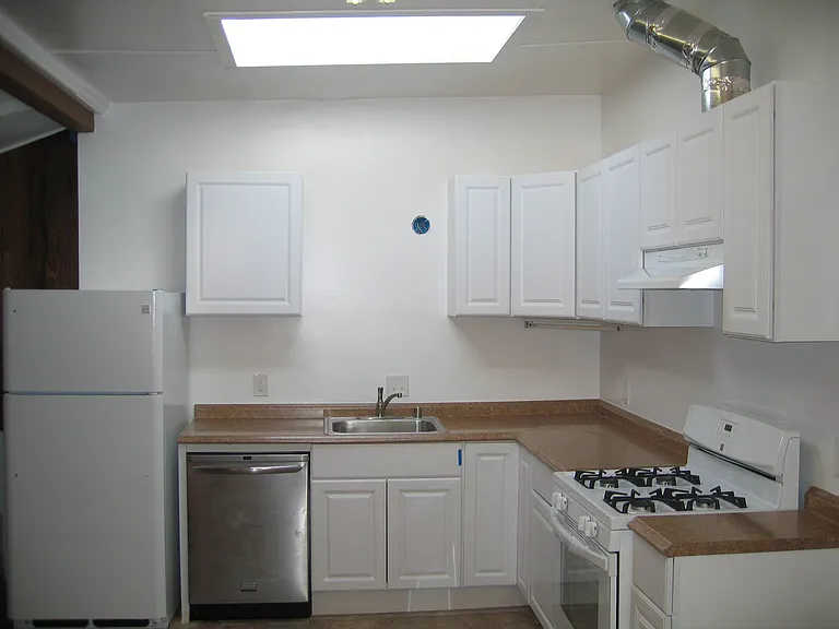 408 Lemon St — Photo 5