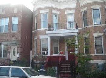 1st image of 122 E 31st St