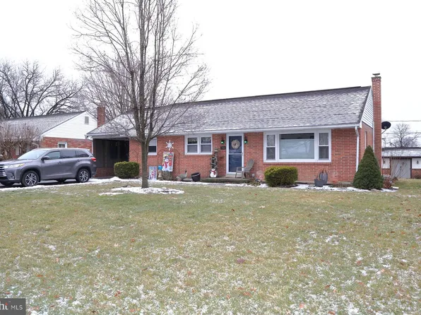 210 Frederick St, Mount Joy, PA 17552