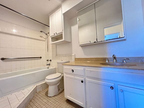 4th image of 106 Woodbine Dr APT A