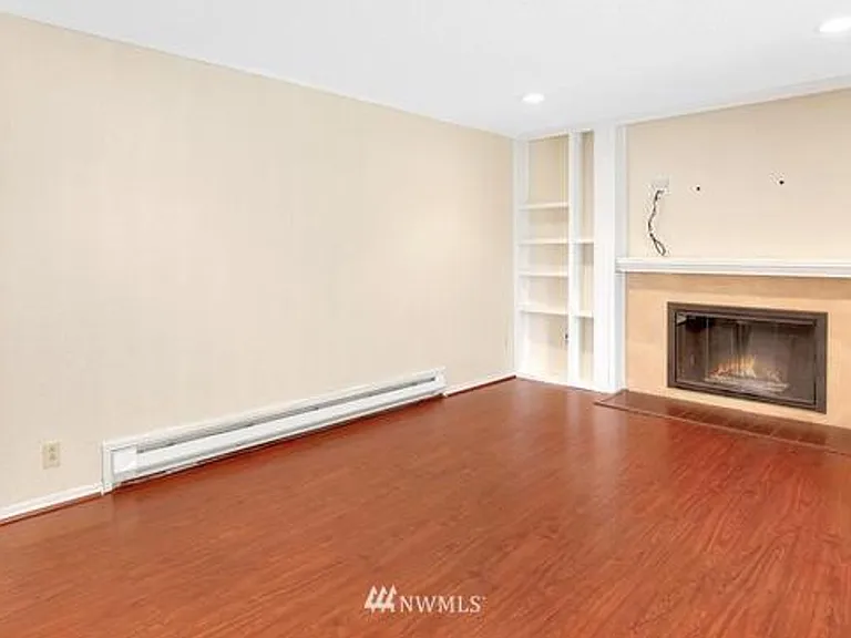 4635 W Lake Sammamish Pkwy SE #G201 — Photo 3