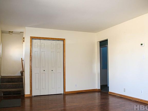 3rd image of 505 Edinborough Dr