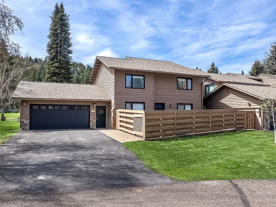 1st image of 100 Fairway Dr #100
