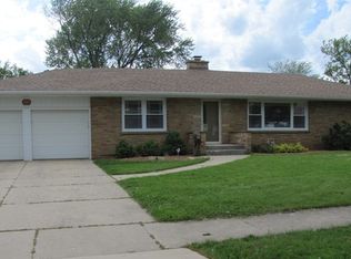 421 Ingleside Ave, Aurora, IL 60506