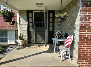 18 Sleepy Hollow Rd, Stratford, NJ 08084