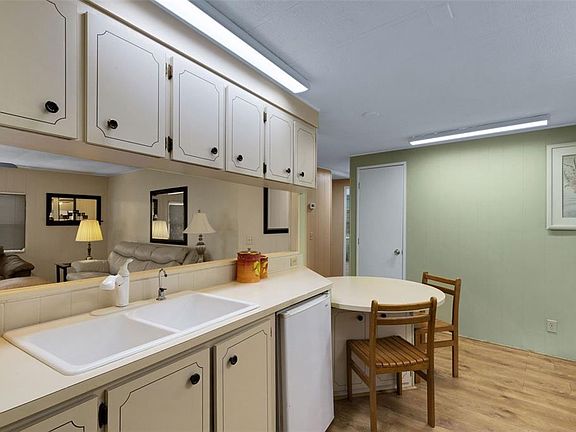 5th image of 98 CEDAR ELM DRIVE #32
