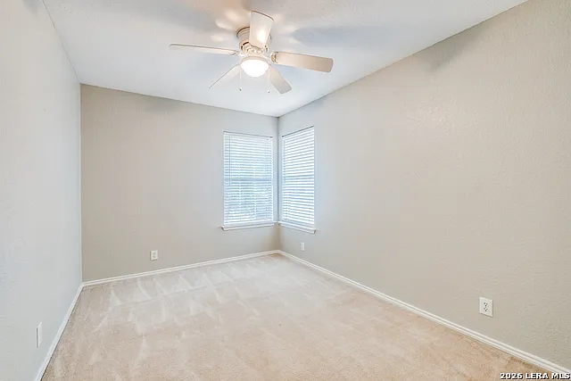 11 Pembroke Ln — Photo 9