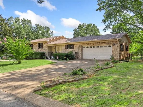 501 Huntington Pl, Harrison, AR 72601