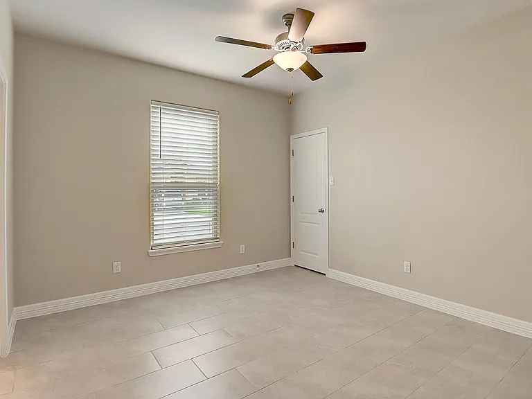 2202 Crystal Bay Dr — Photo 35