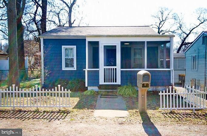 1st image of 753 202nd St