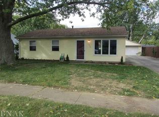 1218 Dogwood Ln, Bloomington, IL