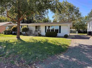 1747 N Milton Ave, Grandview, IL 62702