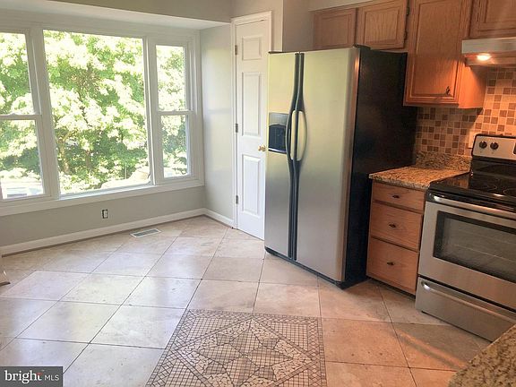 5th image of 4147 Bancroft Ln