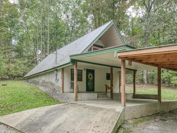 413 Bowman Ln, Crab Orchard, TN 37723