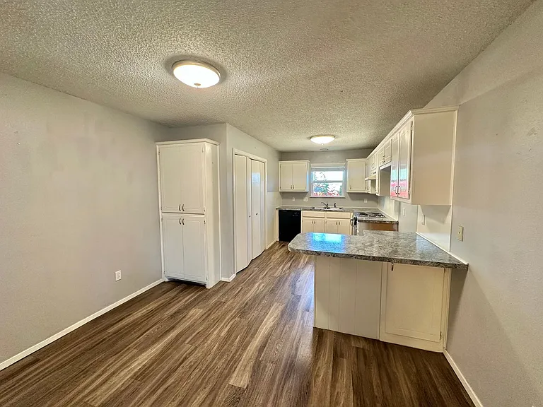 7410 Avenue W — Photo 5