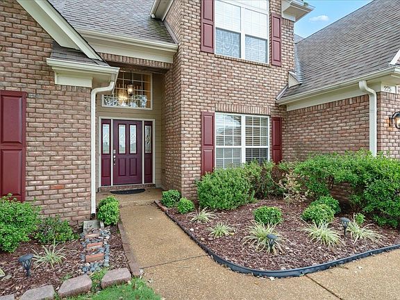 3rd image of 225 Fairoaks Dr