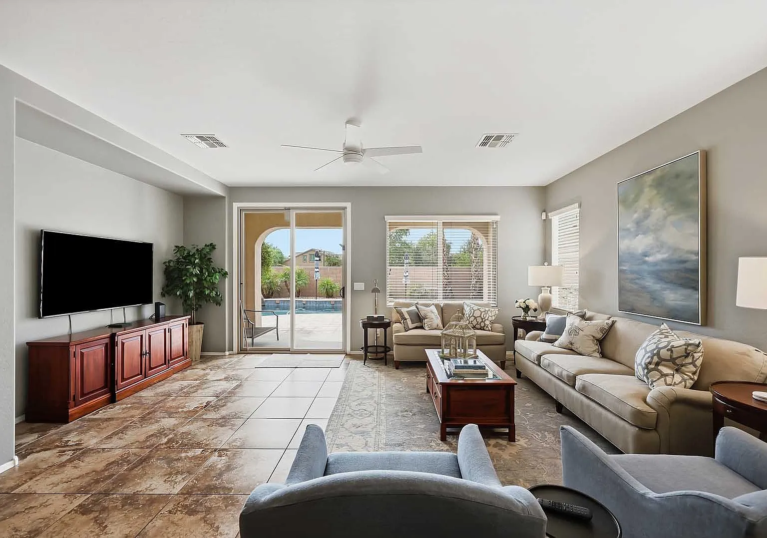 4 bed, 2096 sqft, $4,000 — Photo 3
