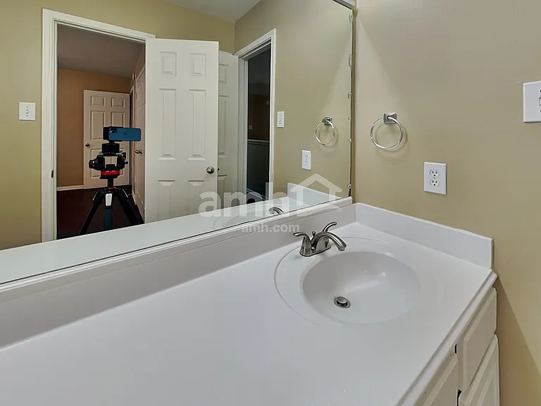 1927 Makenna Ln — Photo 15